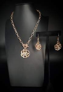 Beautifully In Bloom Necklace__Rose Gold