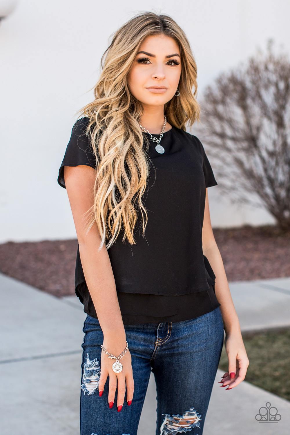 Consultant Necklace And Bracelet Set__White