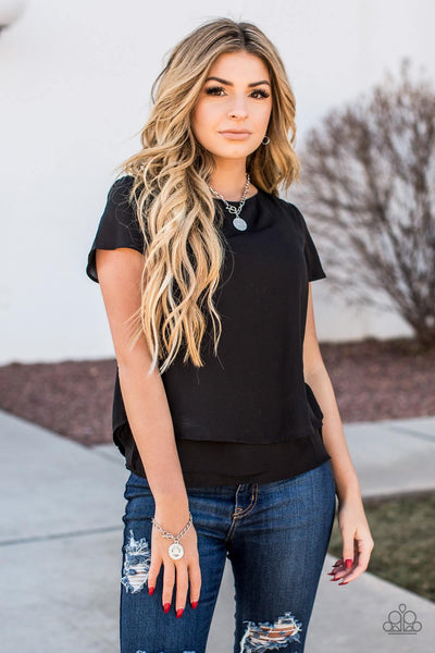 Consultant Necklace And Bracelet Set__White