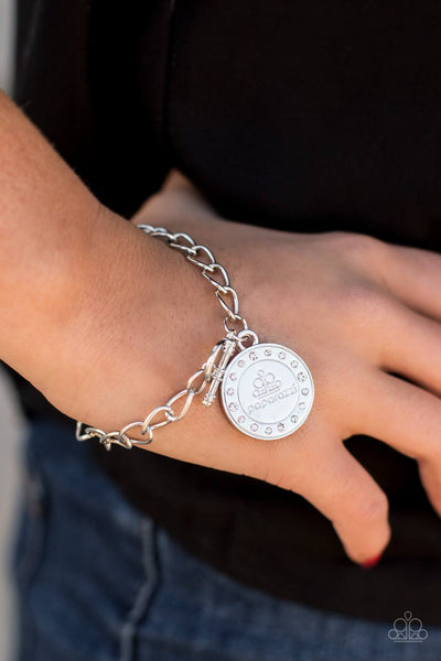 Consultant Necklace And Bracelet Set__White