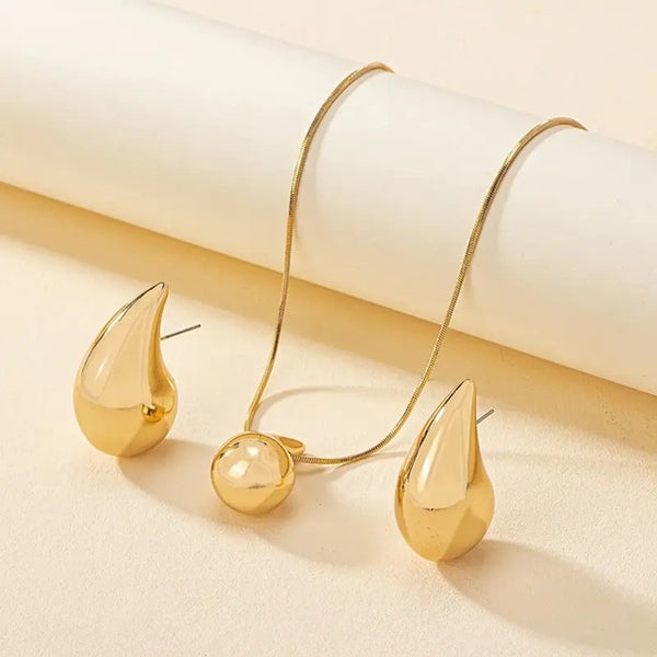 Raindrop Recluse Necklace__Gold