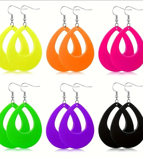 Holding Back My TEARDROPS Earrings__Black