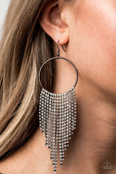 Streamlined Shimmer Earrings__Black