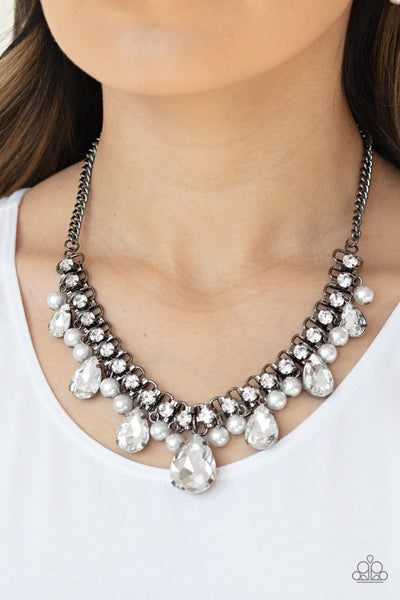 Knockout Queen Necklace__Black