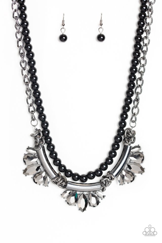 Bow Before The Queen Necklace__Black