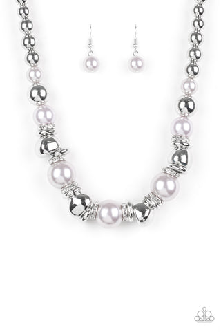 Hollywood HAUTE Spot Necklace__Silver