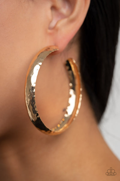 Check Out These Curves Earrings__Gold