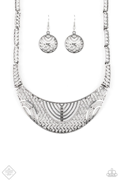 On The MANE Stage Necklace__Silver